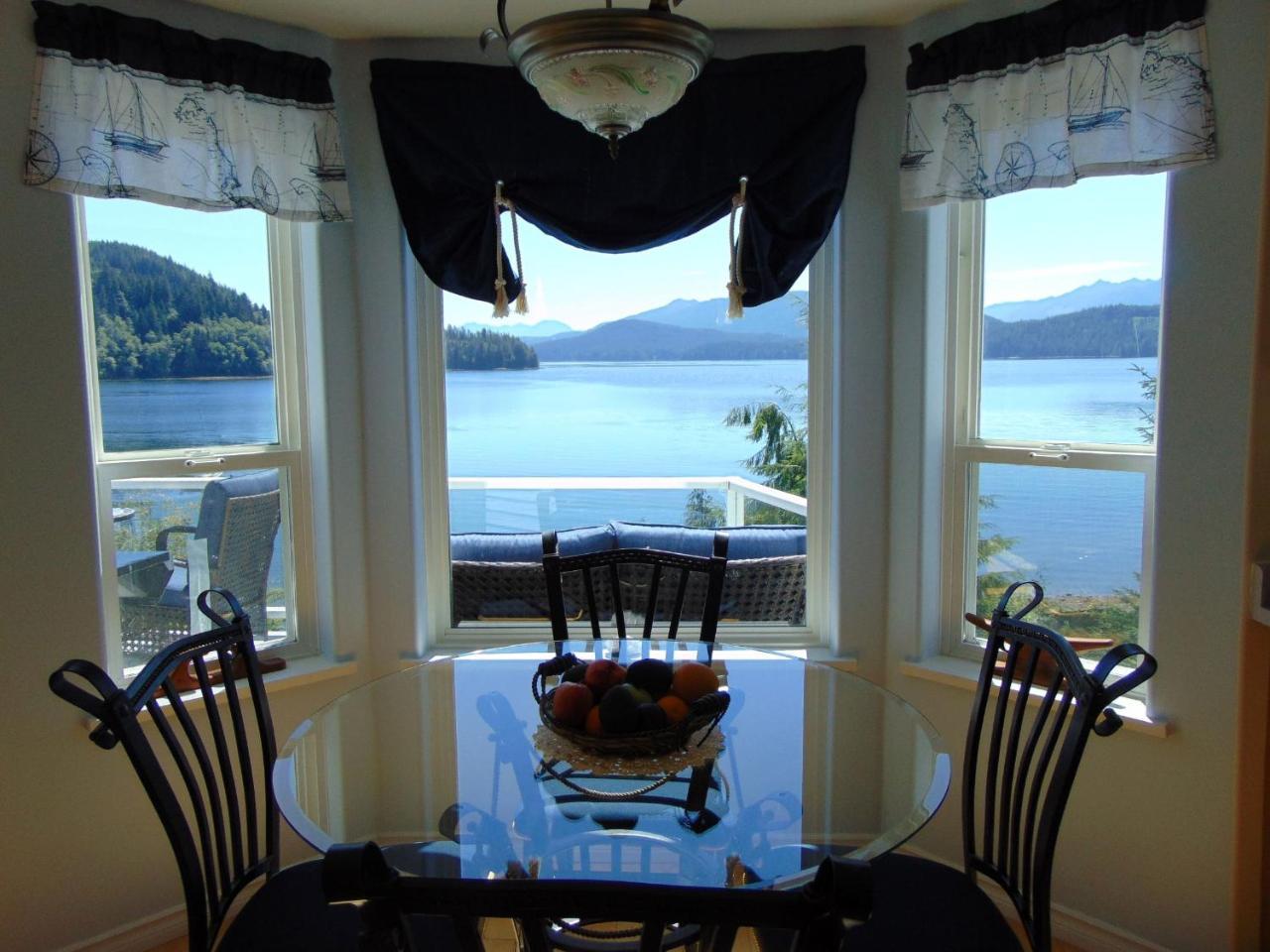 The Oceanfront Inn On Stephens Bay Coal Harbour Εξωτερικό φωτογραφία